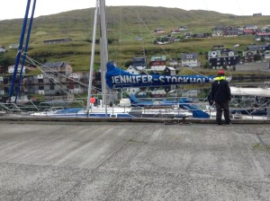 Jennifer vid Kaj på Färöarna. 